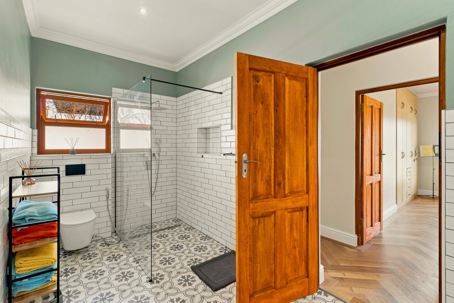 5 Bedroom Property for Sale in Croydon Vineyard Estate Western Cape